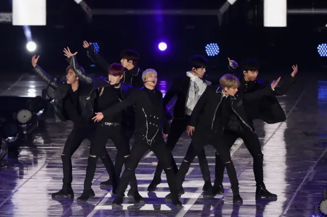 MONSTA X playing live